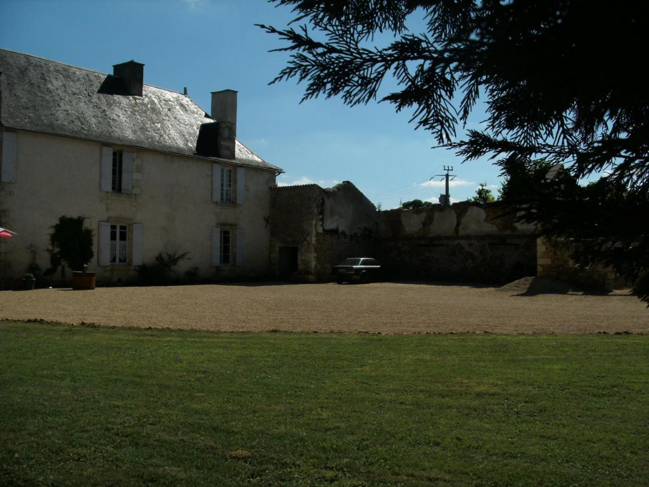 La Bastide de Courcelles Bed and Breakfast Gizay Exterior foto